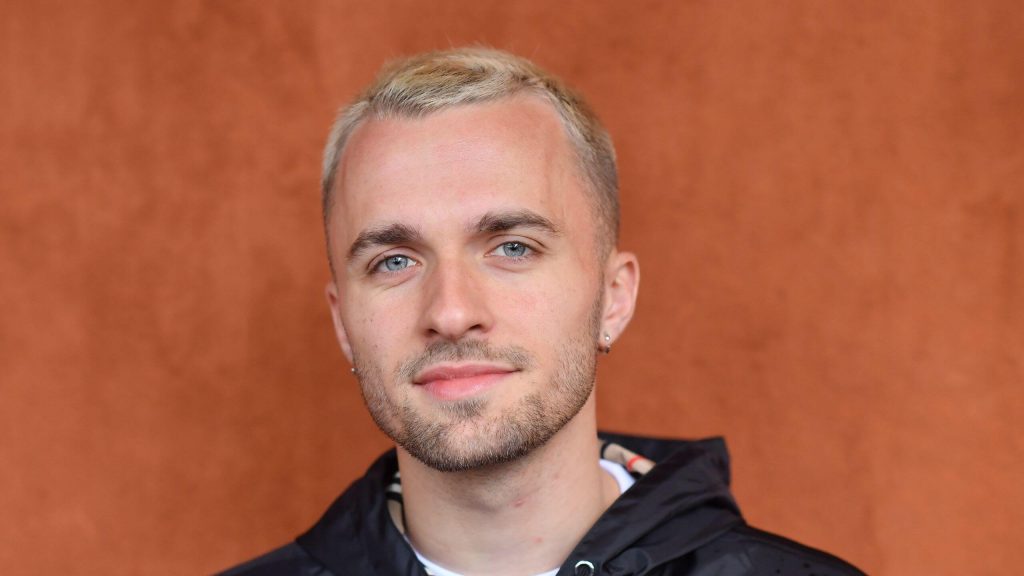 Quel Est Le Salaire De Squeezie